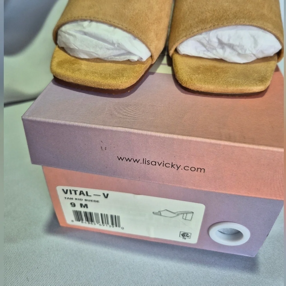 Lisa Vicky’s Women’s Size 9 Tan Women's Slide Sandals